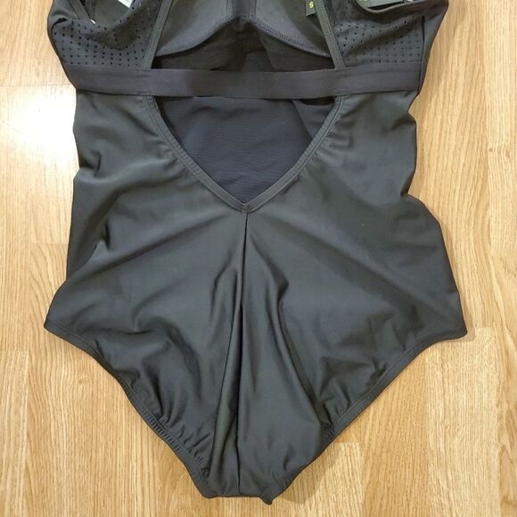 Nike Essential Crossback One-Piece Swimsuit - NEW - Picture 7 of 13
